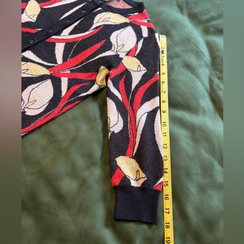EUC - Pretty Chelsea & Theodore Calla Lilly Cardigan Sweater (Navy & Red) - Picture 6 of 11